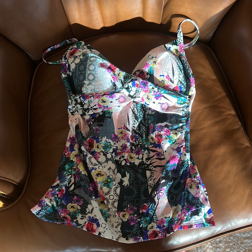 Floral Multicolor tankini top.
